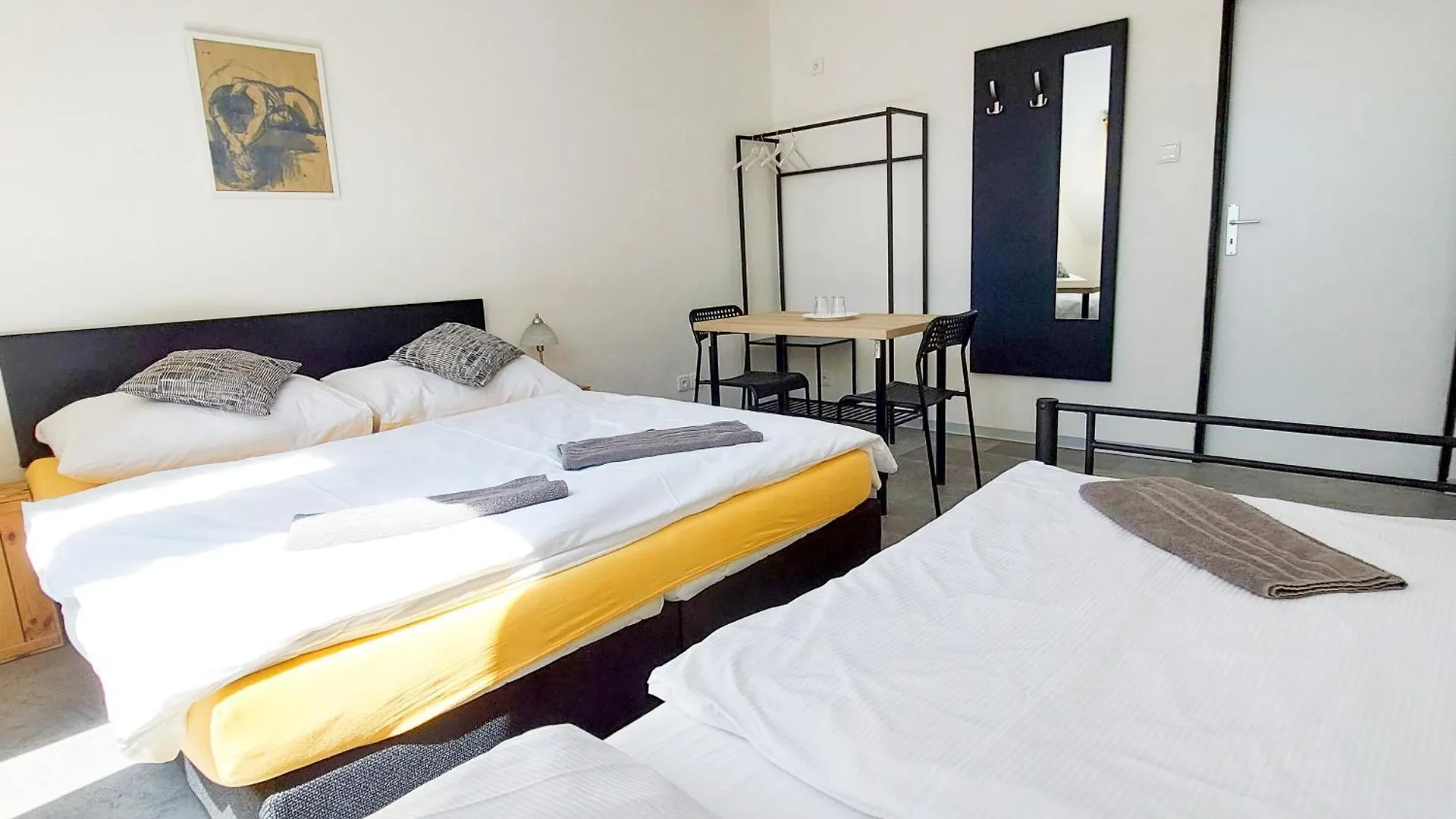 Δωμάτια σε οικογενειακή κατοικία Beautiful Attic Room R3 Πράγα
