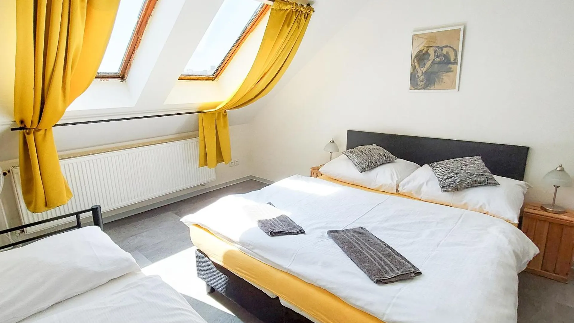 Beautiful Attic Room R3 Πράγα